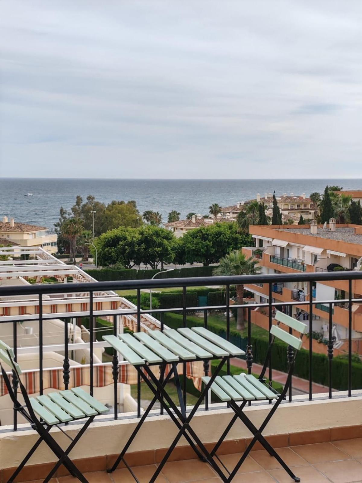 Seaview Apartment With Great Amenities & Facilities Benalmádena Eksteriør bilde