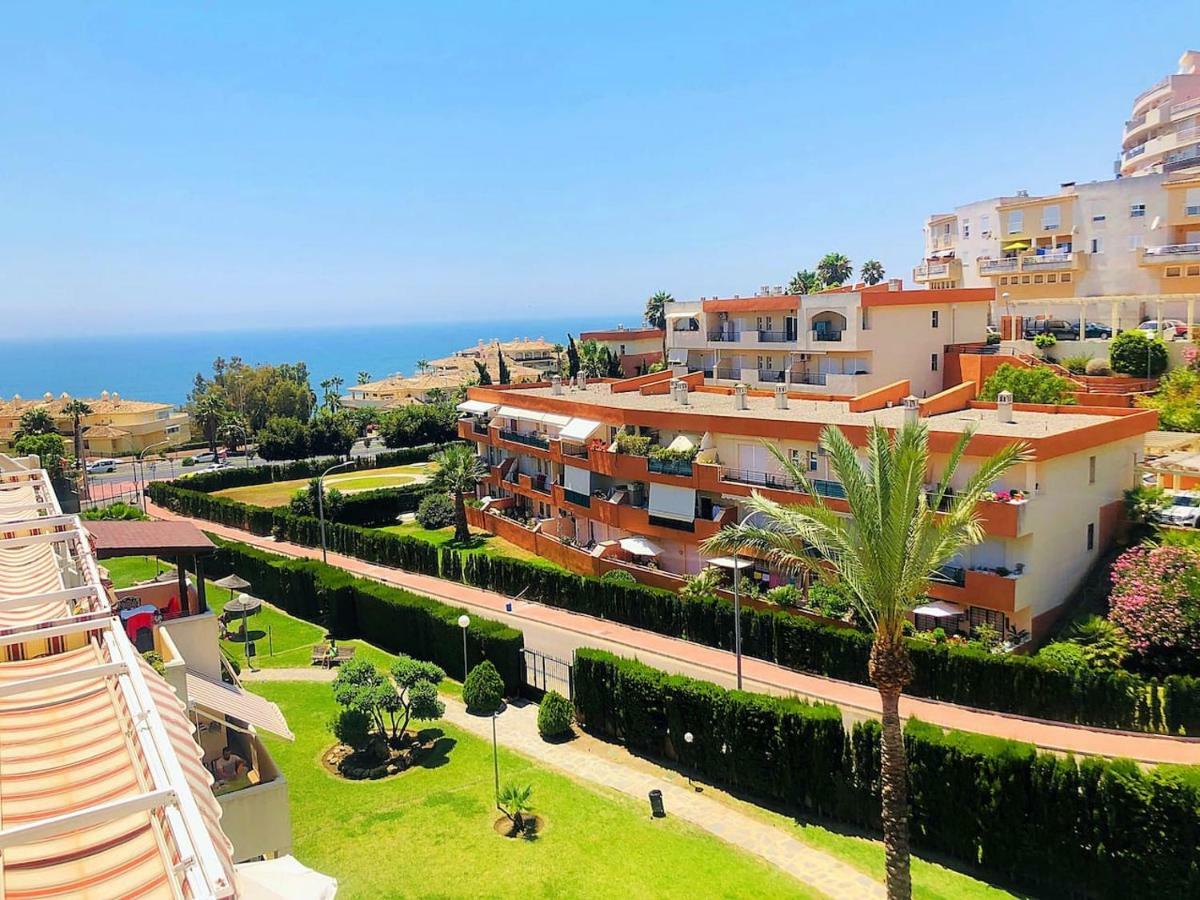 Seaview Apartment With Great Amenities & Facilities Benalmádena Eksteriør bilde