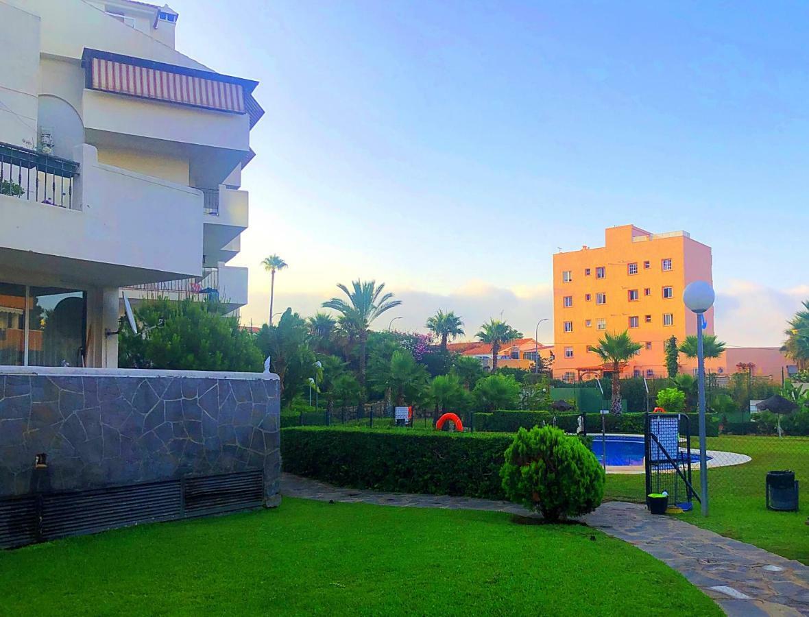 Seaview Apartment With Great Amenities & Facilities Benalmádena Eksteriør bilde